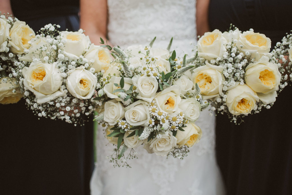 beautiful bridal bouquets containing white roses
